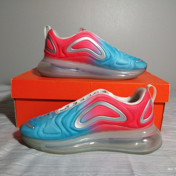 !SOLD!       Nike air max 720 - Picture 2 of 6